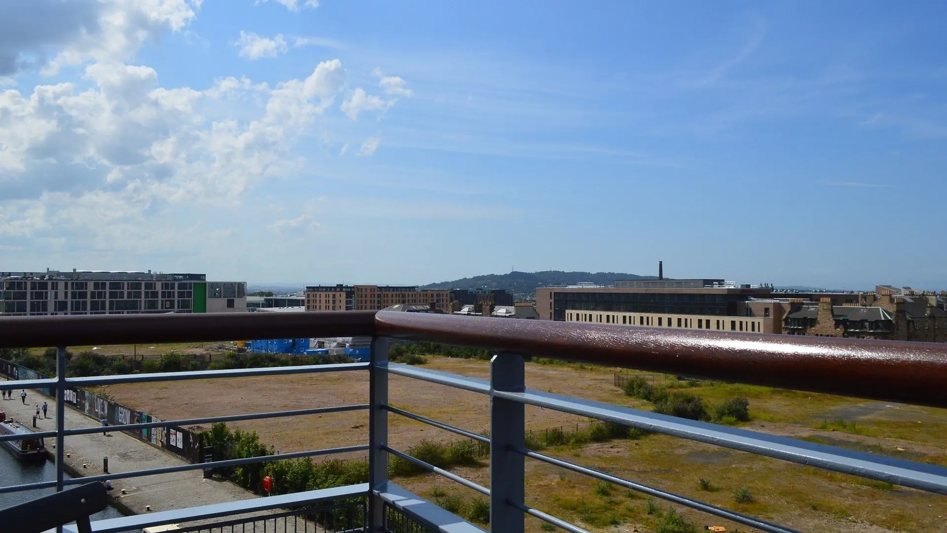 3 Bedroom Canal-Side Apartment Sleeps 6 에든버러 영국