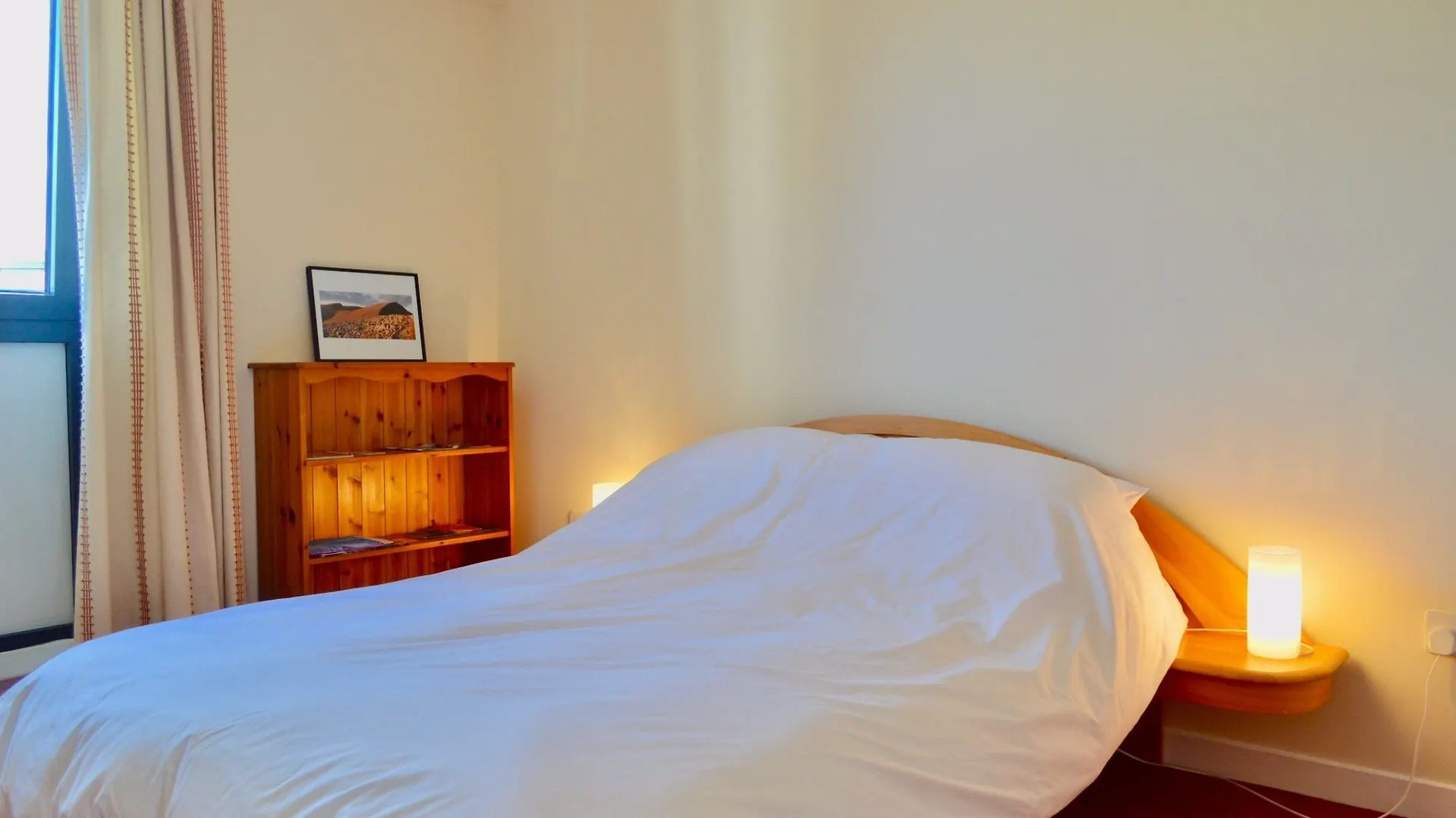 3 Bedroom Canal-Side Apartment Sleeps 6 에든버러