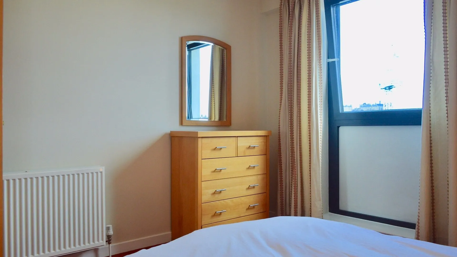 3 Bedroom Canal-Side Apartment Sleeps 6 에든버러 영국